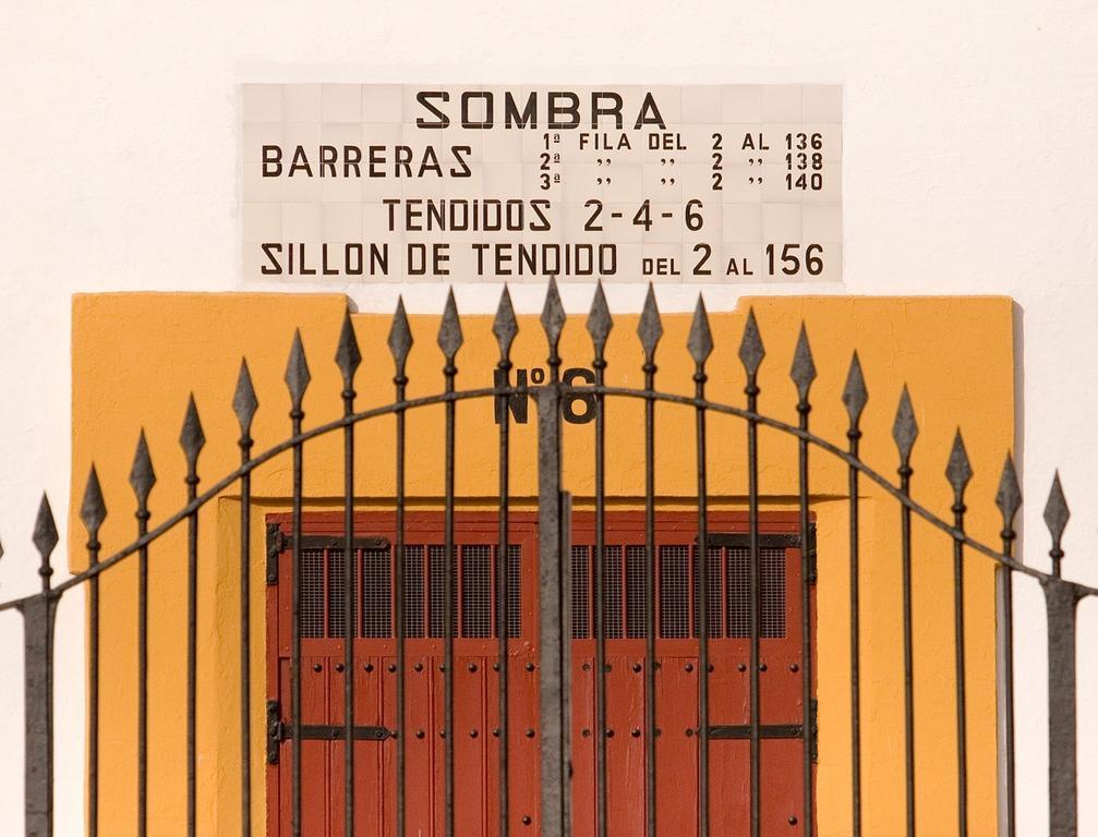 Champion Duplex Terrace And Garage Old Town 6 Pax Appartement Sevilla Buitenkant foto